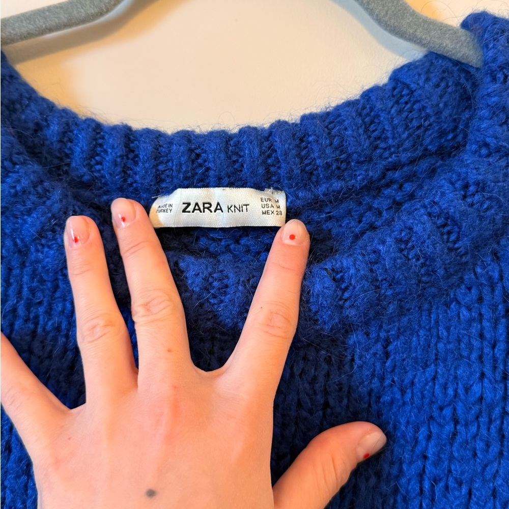 Zara Sweater💙